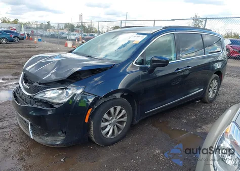 2017 Chrysler Pacifica Touring-L z USA, uszkodzony, nr VIN 2C4RC1BG1HR730306